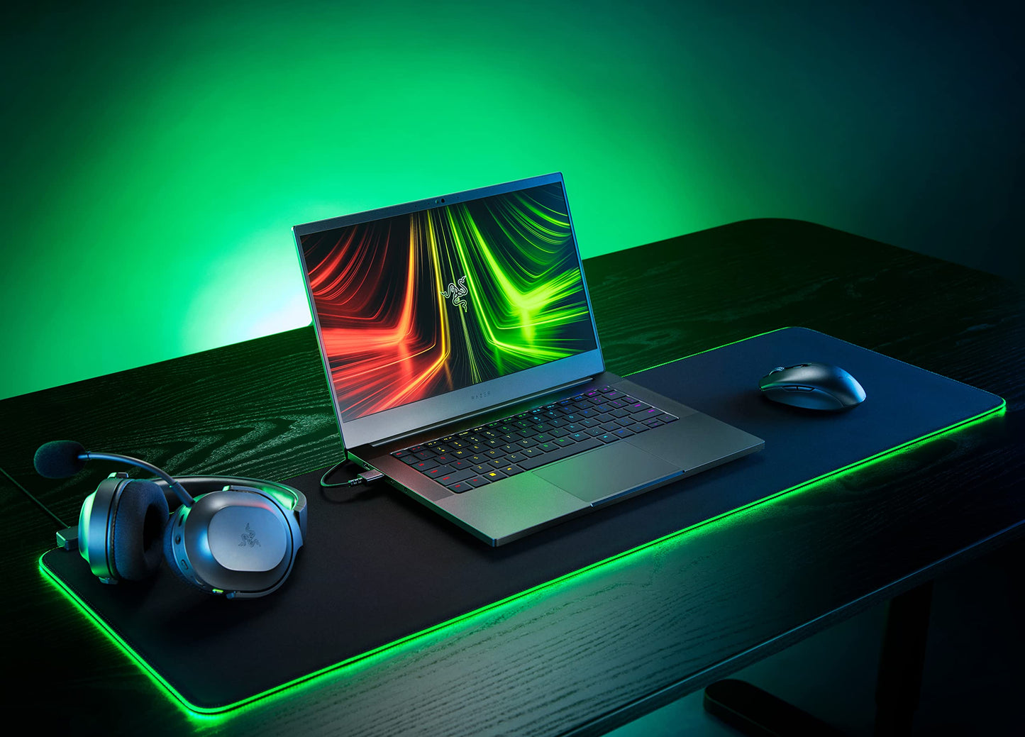 Razer Goliathus Extended Chroma Gaming Mousepad: Customizable Chroma RGB Lighting - Soft, Cloth Material - Balanced Control & Speed - Non-Slip Rubber Base - Classic Black
